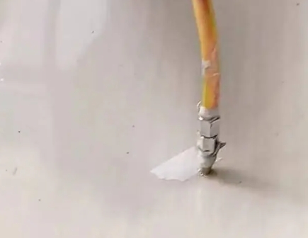 相城瓷砖空鼓维修公司专业解答在瓷砖铺贴过程中，如果使用的砂料过粗（如全部使用了粗砂），可能会导致以下问题